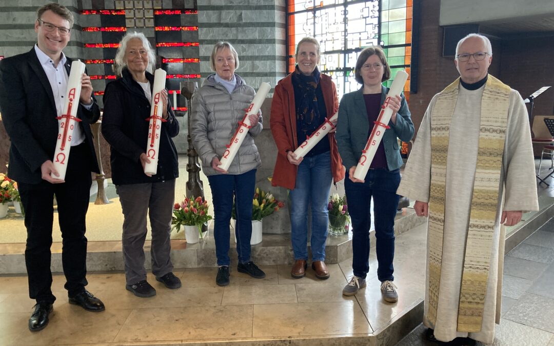 Übergabe der Osterkerzen an die evangelischen Kirchen in Laatzen